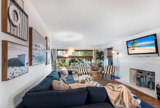 Sandy Pants - Designer Beach Chic Home Steps to Beach Backyard Oasis w Heated Pool - Anna Maria - 4