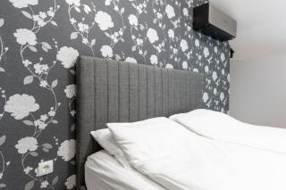 Urban Five #5 - Stylish One-bedroom apartments with Kitchen & Parking - 9