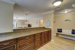 Luxury 3 BR First Floor Flat 2 Kings 2 Doubles 2T Bikes & Beach Gear included - 1