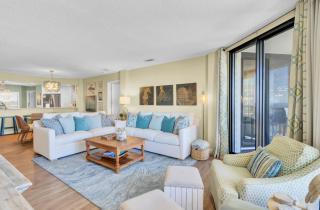 402 Summerhouse by AvantStay Beachfront Condo w Community Pool Access - Isle of Palms - 9