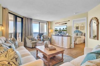 402 Summerhouse by AvantStay Beachfront Condo w Community Pool Access - Isle of Palms - 5