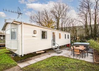 Noble Court Holiday Park - Narberth - 8