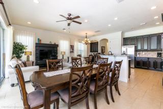 Last Minute Disney Getaway! Private Pool, Hot Tub & Games Room. Book Now! #18806 - Kissimmee - 1