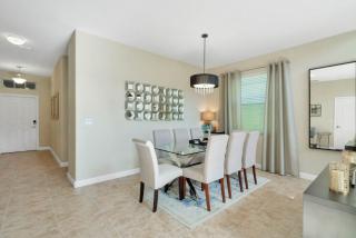 Last Minute Disney Getaway! Private Pool, Hot Tub & Games Room. Book Now! #97161 - Kissimmee - 4