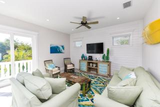 Fins Up - New Home wPrivate Heated Pool 4 Min Walk to Beach wBeach Gear - Holmes Beach - 4