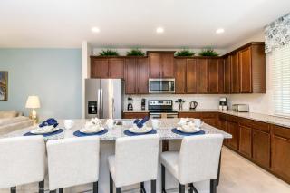 Last Minute Disney Getaway! Private Pool, Hot Tub & Games Room. Book Now! #38982 - Kissimmee - 3