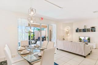 Last Minute Disney Getaway! Private Pool, Hot Tub & Games Room. Book Now! #93975 - Davenport - 2