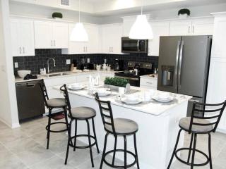 Last Minute Disney Getaway! Private Pool, Hot Tub & Games Room. Book Now! #88021 - Kissimmee - 2
