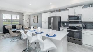 Last Minute Disney Getaway! Private Pool, Hot Tub & Games Room. Book Now! #44215 - Kissimmee - 3