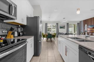 Last Minute Disney Getaway! Private Pool, Hot Tub & Games Room. Book Now! #70819 - Kissimmee - 3