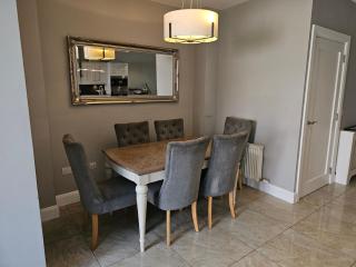 Dublin Modern 4-5 bedroom house - 2