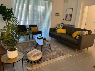 Last Minute Disney Getaway! Private Pool, Hot Tub & Games Room. Book Now! #88105 - Kissimmee - 2
