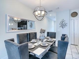 Last Minute Disney Getaway! Private Pool, Hot Tub & Games Room. Book Now! #87977 - Kissimmee - 2