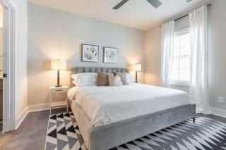 TWO Side by Side Homes - min to Vandy 3min to Bars - Nashville - 6