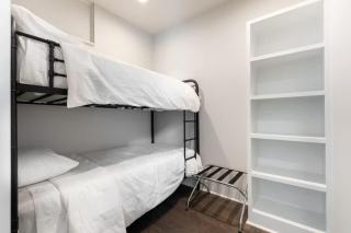 TWO Side by Side Homes - min to Vandy 3min to Bars - Nashville - 5