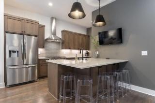 TWO Side by Side Homes - min to Vandy 3min to Bars - Nashville - 5