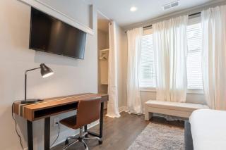 TWO Side by Side Homes - min to Vandy 3min to Bars - Nashville - 1