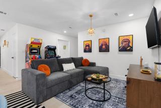 Elegant 4BR House 10mins to Downtown - Austin - 1