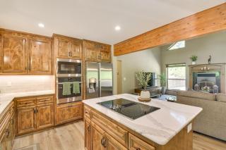 Hike, Boat and More Home with Hot Tub in North Fork! - North Fork - 2