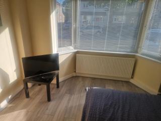 Arundel Road, RM30RX - Harold Wood - 4
