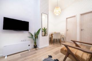 The Grove Hideaway Central 2BR Retreat - Budapest - 7
