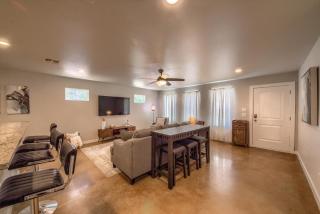 RR 464 Sattler Haus - Canyon Lake - 5