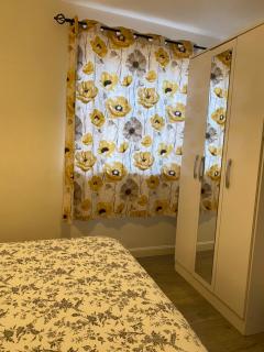 Central Stylish 2Bedroom flat with free parking - 3