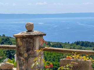 Villa Charlie With Jacuzzi - Bast - 3