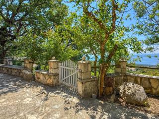 Villa Charlie With Jacuzzi - Bast - 4