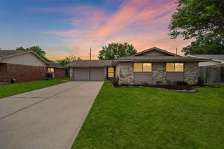 Cozy 3BR Near Sylvan Beach BBQ & Covered Patio - La Porte - 0