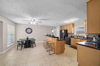 Cozy 3BR Near Sylvan Beach BBQ & Covered Patio - La Porte - 5