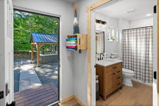 Blue Paradise - Ashford - 2