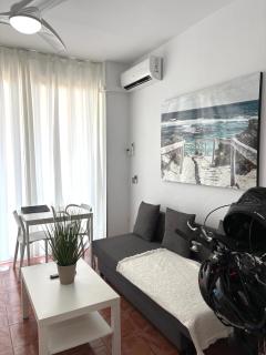 La Manga km 0, pisos estudios - planta baja - 100m de la playa - studio flats - ground floor - 100m from the beach, cada con bicis & tabla SUP, piscina & pádel & tenis & más - each with bikes & SUP board, pool & paddle & tennis & more - La Manga del Mar Menor - 8