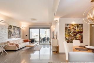 Urban Gem with Outdoor Lounge by Sea N' Rent - Tel Aviv - 5