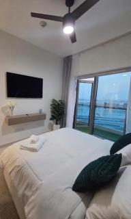 1 BR Apartment in Downtown Dubai - 1