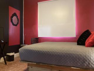 Lgbt Private Room In San Juan Guest House With Pool And Jacuzzi - San Juan - 9