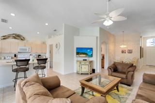 Last Minute Disney Getaway! Private Pool, Hot Tub & Games Room. Book Now! #43221 - Kissimmee - 4