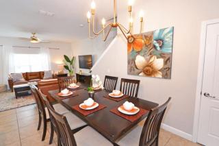 Last Minute Disney Getaway! Private Pool, Hot Tub & Games Room. Book Now! #92417 - Kissimmee - 1