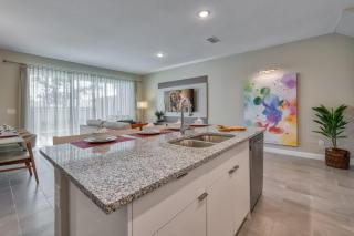 Last Minute Disney Getaway! Private Pool, Hot Tub & Games Room. Book Now! #95041 - Orlando - 1
