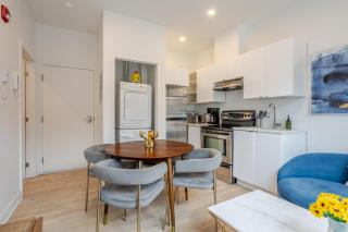 Peaceful 1BR Getaway Near MTL Village - 5