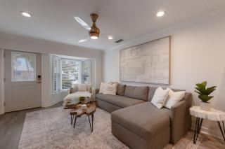 Cozy Cabana East - Gorgeously Renovated wHeated Pool Beach Gear Walk to Beach - Anna Maria - 7