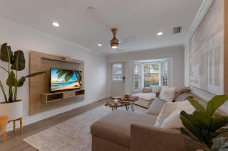 Cozy Cabana East - Gorgeously Renovated wHeated Pool Beach Gear Walk to Beach - Anna Maria - 6