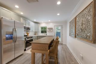 Cozy Cabana East - Gorgeously Renovated wHeated Pool Beach Gear Walk to Beach - Anna Maria - 1