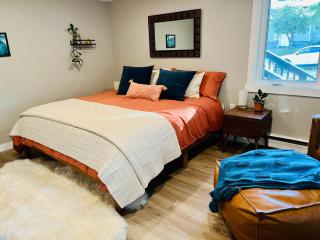 Modern Midtown Base Camp with 3 Luxe King Beds - Anchorage - 8