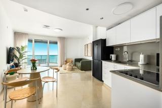 Panoramic Sea View High Rise Escape by Sea N Rent - Tel Aviv - 9
