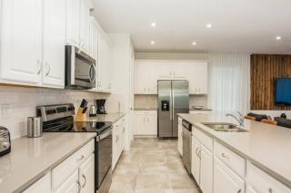Last Minute Disney Getaway! Private Pool, Hot Tub & Games Room. Book Now! #40613 - Kissimmee - 3