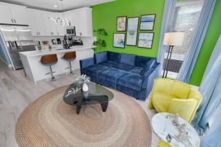Pilsen Art Center Family Friendly 3BR Retreat with Free Parking Near Medical District, Douglas Park and University Illinois Chicago - Chicago - 8