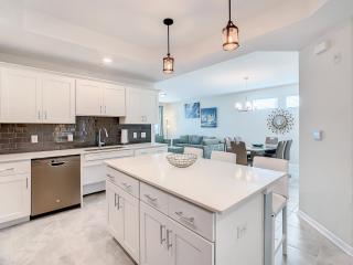 Last Minute Disney Getaway! Private Pool, Hot Tub & Games Room. Book Now! #72579 - Kissimmee - 4