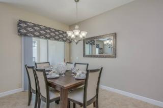 Last Minute Disney Getaway! Private Pool, Hot Tub & Games Room. Book Now! #17402 - Kissimmee - 3