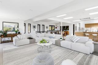 Steps to BeachShops Oceanview Hot TubFirepit Moonlight Modern by AvantStay - Encinitas - 3